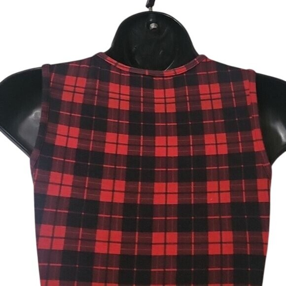 Red & Black Plaid Sleeveless Fit & Flare Dress With Gradient Ombre Skirt Design - Picture 5 of 7